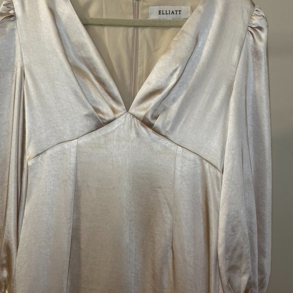 Aleah Long Sleeve Satin Gown - M - Picture 4 of 5